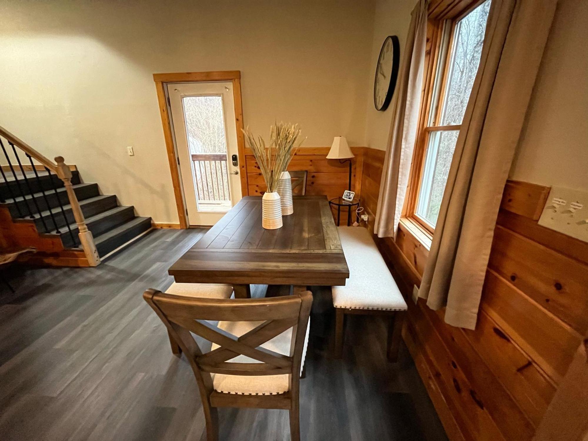 Smokey Mountain Retreat, Hot Tub, Game Room, Sleeps 8! Gatlinburg Zewnętrze zdjęcie
