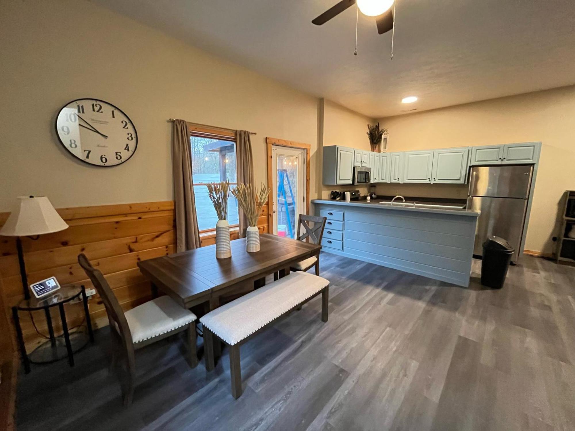 Smokey Mountain Retreat, Hot Tub, Game Room, Sleeps 8! Gatlinburg Zewnętrze zdjęcie
