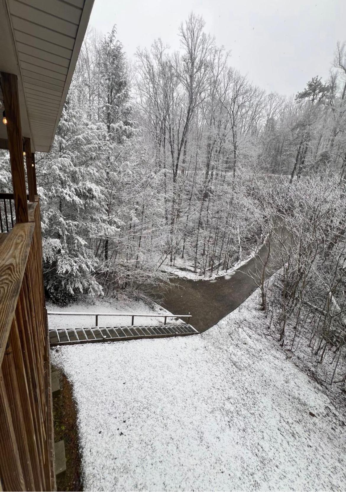 Smokey Mountain Retreat, Hot Tub, Game Room, Sleeps 8! Gatlinburg Zewnętrze zdjęcie